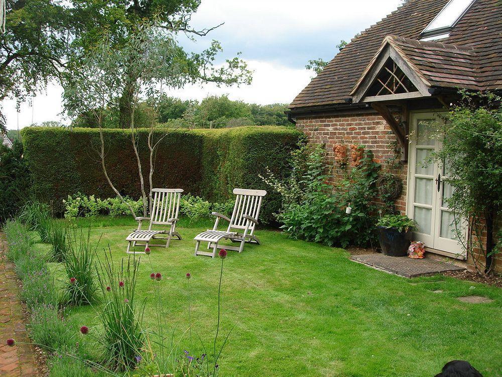 Bootmenders B&B Petersfield Exterior foto